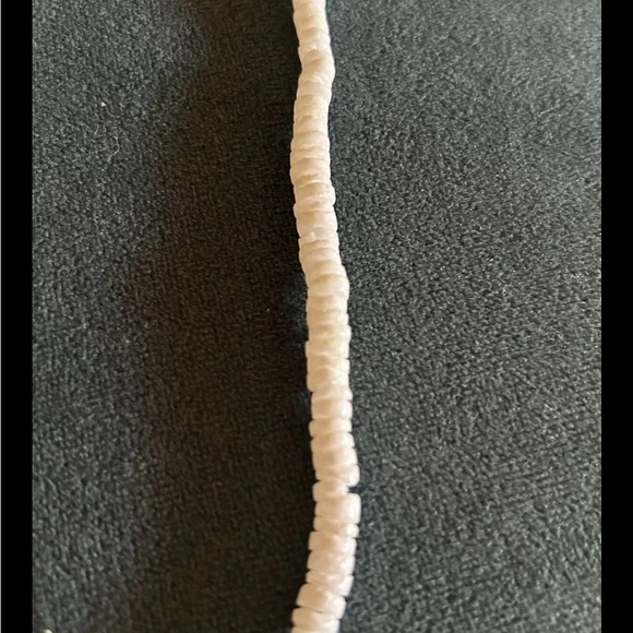 FINAL CLEARANCE VINTAGE (3) PUKA SHELL/MOTHER OF PEARL NECKLACES/PAIR EARRINGS - Picture 11 of 13